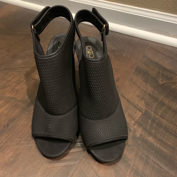 Block heel sandal - Picture 2 of 4